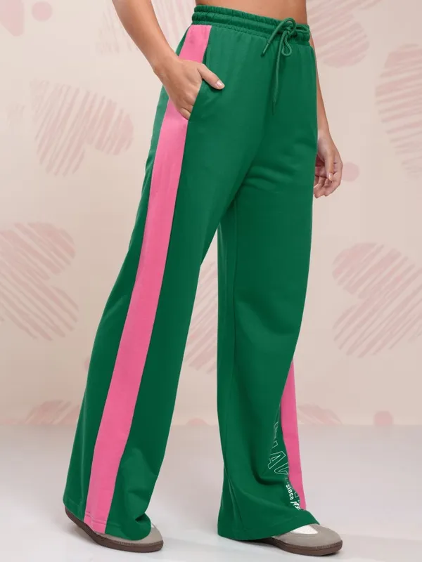 Disney By Tokyo Talkies Women Green Donald Duck Printed Flared Wide Leg Trouser