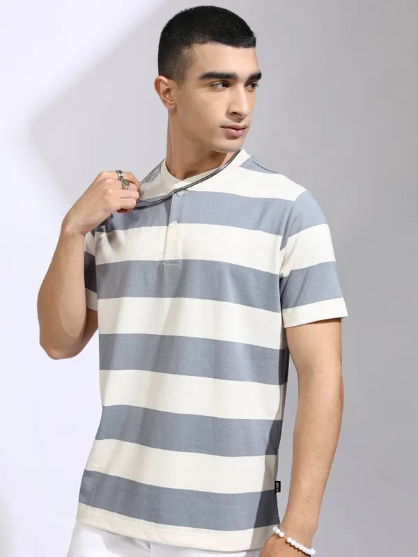 Highlander Men Off White Striped Relaxed Fit T-Shirt