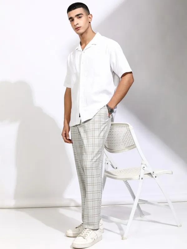 Highlander Men White Textured Relaxed Fit Casual Shirt