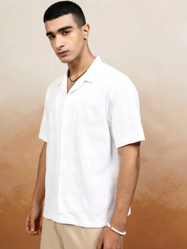 Highlander Men White Textured Relaxed Fit Casual Shirt