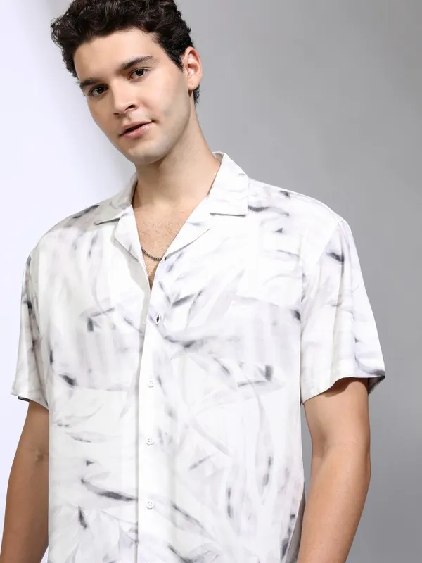 Men Relaxed Fit Casual Shirt