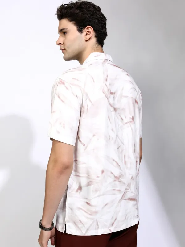 Highlander Men White Printed Relaxed Fit Casual Shirt