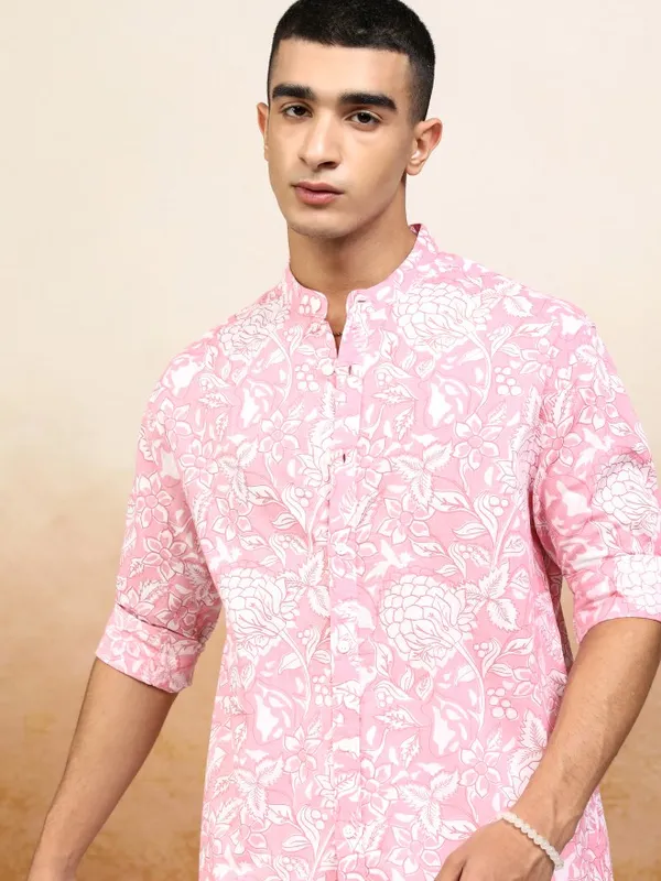 Highlander Men Pink Printed Relaxed Fit Casual Shirt