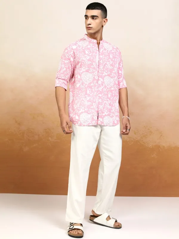 Highlander Men Pink Printed Relaxed Fit Casual Shirt