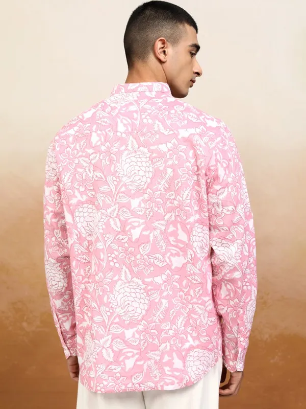 Highlander Men Pink Printed Relaxed Fit Casual Shirt