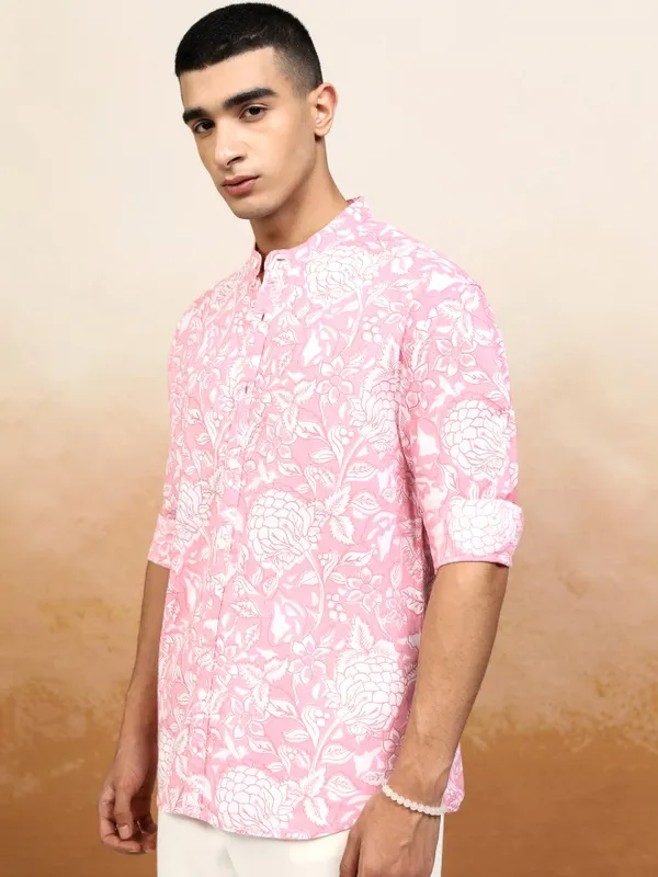 Highlander Men Pink Printed Relaxed Fit Casual Shirt