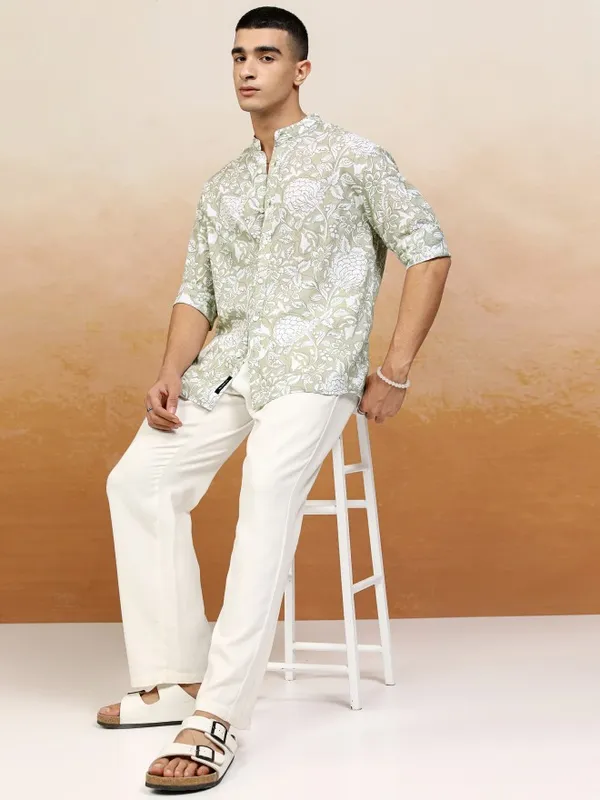 Highlander Men Green Printed Relaxed Fit Casual Shirt