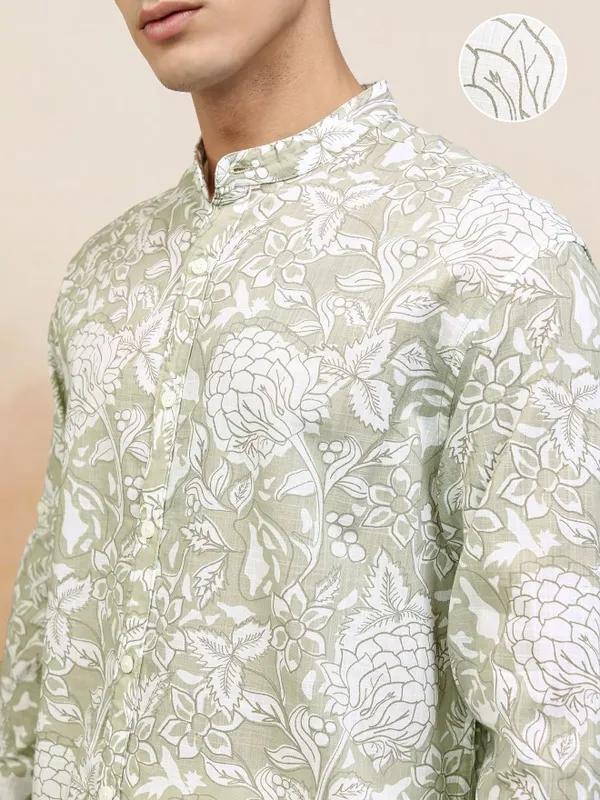 Highlander Men Green Printed Relaxed Fit Casual Shirt