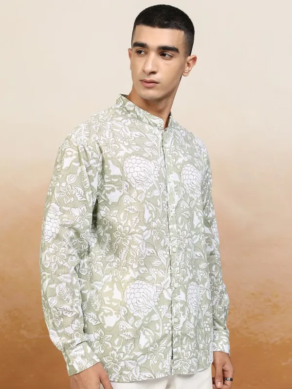 Highlander Men Green Printed Relaxed Fit Casual Shirt