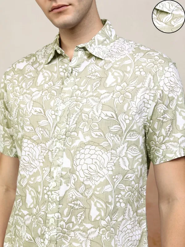 Highlander Men Green Printed Relaxed Fit Casual Shirt
