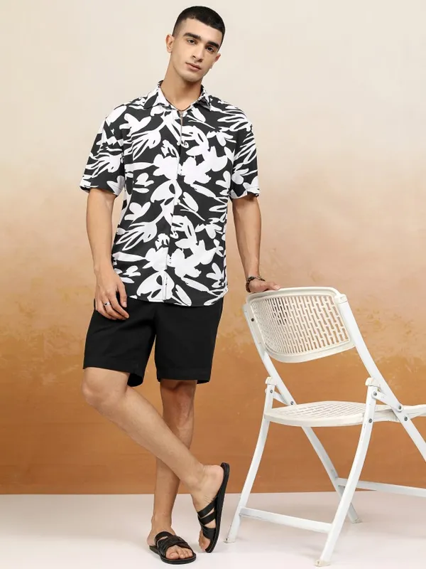 Highlander Men Navy Blue Printed Relaxed Fit Casual Shirt