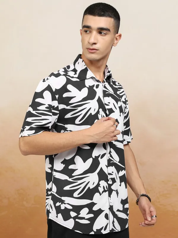 Highlander Men Navy Blue Printed Relaxed Fit Casual Shirt