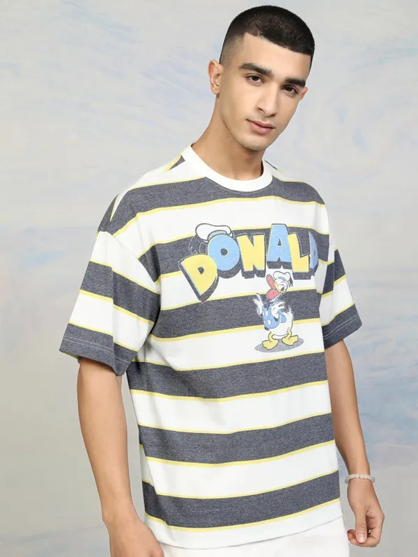 Donald Duck Men Printed Round Neck Oversized Fit T-Shirt