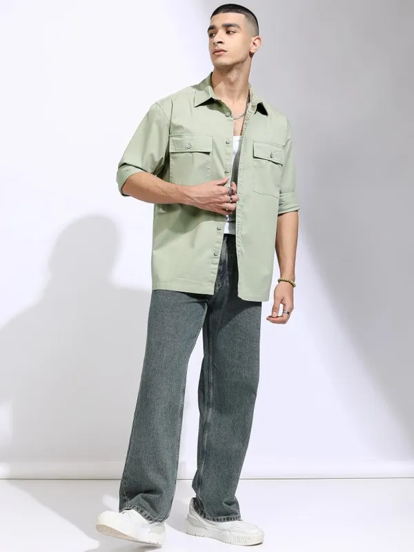 Highlander Men Green Solid Oversized Fit Casual Shirt