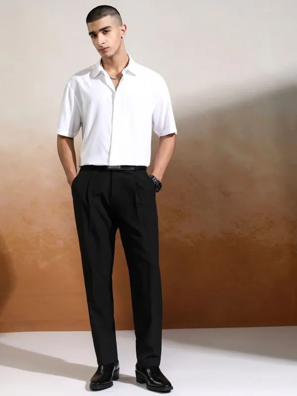 Highlander Men White Solid Relaxed Fit Casual Shirt