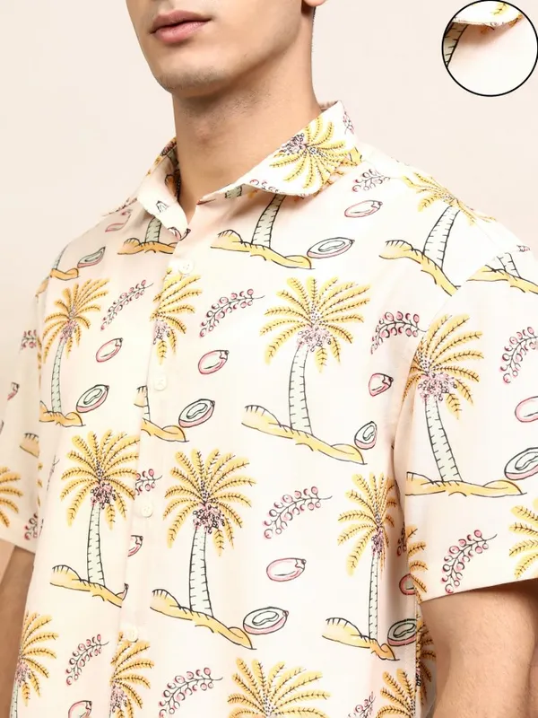 Highlander Men Cream Printed Relaxed Fit Casual Shirt