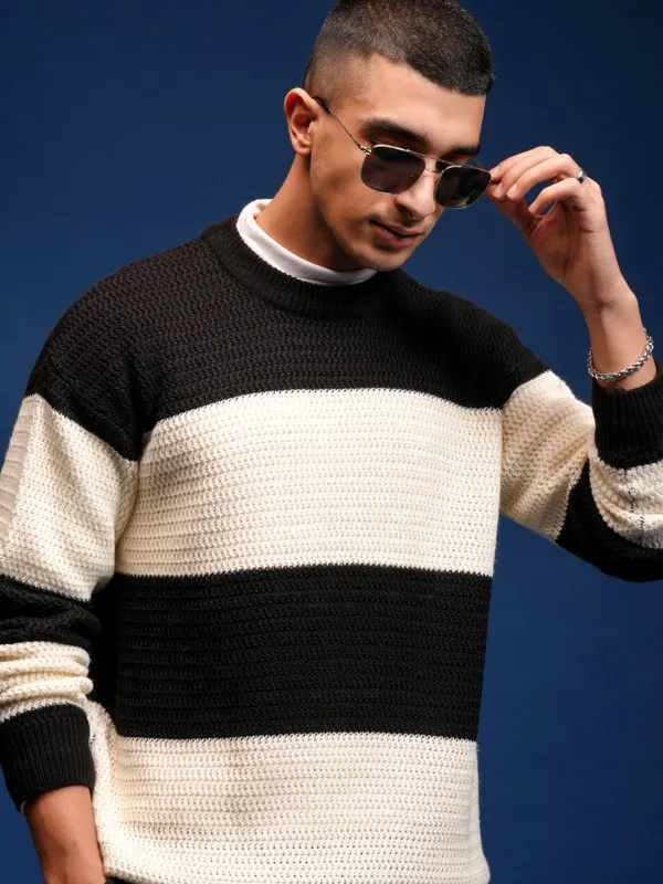 Highlander Men Black Round Neck Pullover Sweater