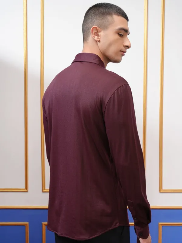 Highlander Men Purple Textured Slim Fit Casual Shirt