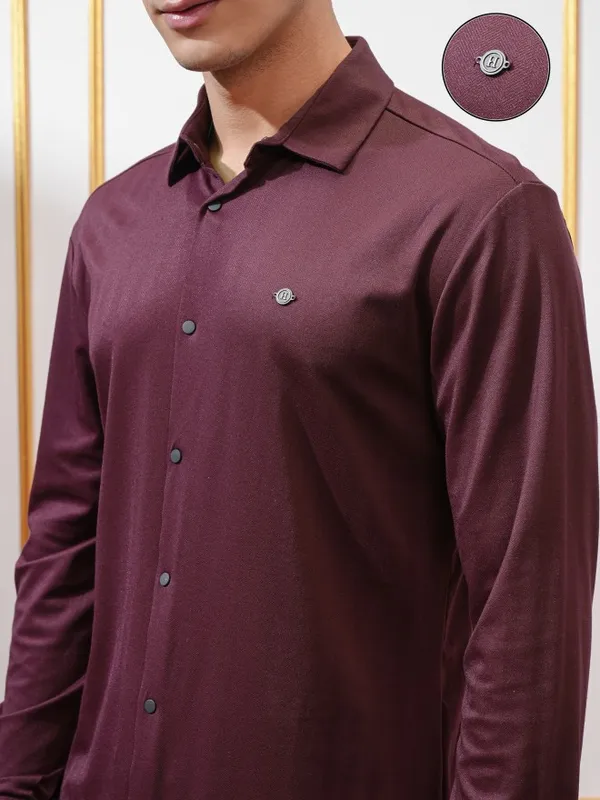 Highlander Men Purple Textured Slim Fit Casual Shirt