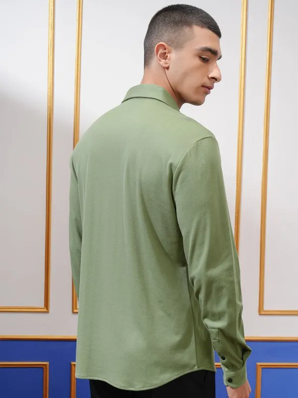 Highlander Men Green Solid Slim Fit Casual Shirt