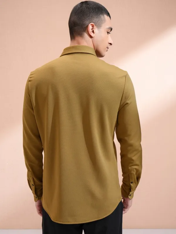 Highlander Men Khaki Solid Slim Fit Casual Shirt