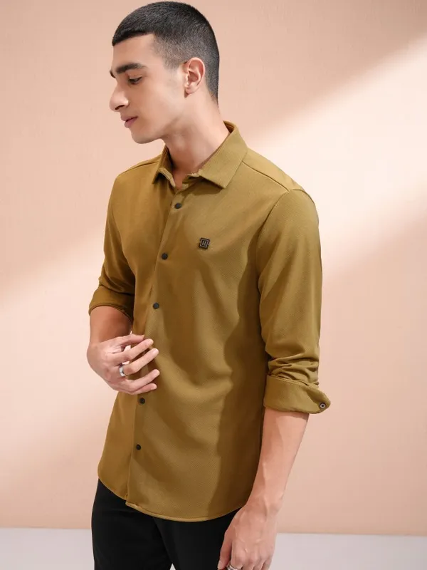 Highlander Men Khaki Solid Slim Fit Casual Shirt