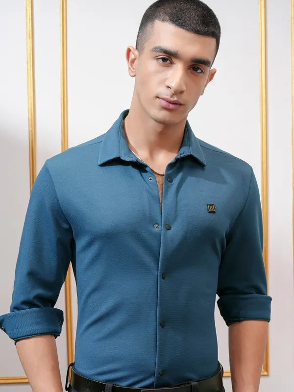 Highlander Men Teal Solid Slim Fit Casual Shirt