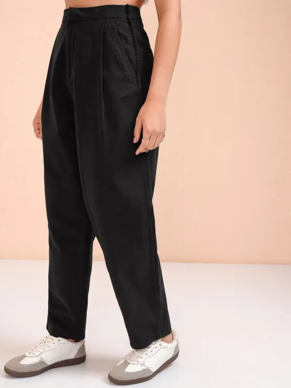 Solid Regular Fit Casual Trouser