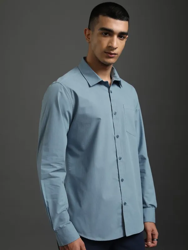 Highlander Men Blue Solid Slim Fit Casual Shirt