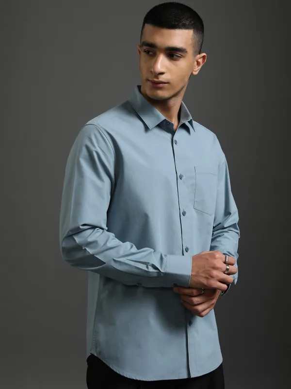 Highlander Men Blue Solid Slim Fit Casual Shirt