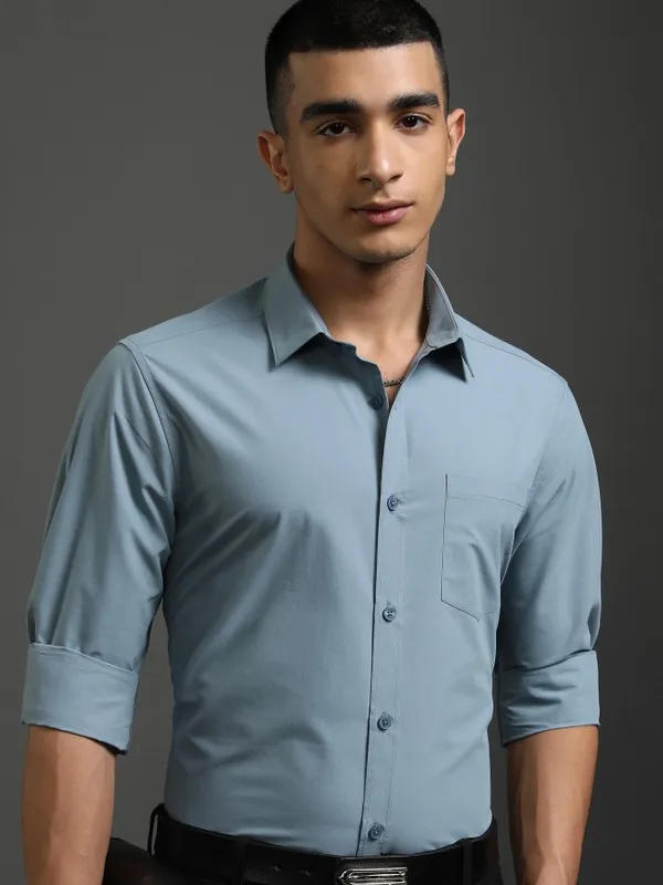 Men Slim Fit Casual Shirt
