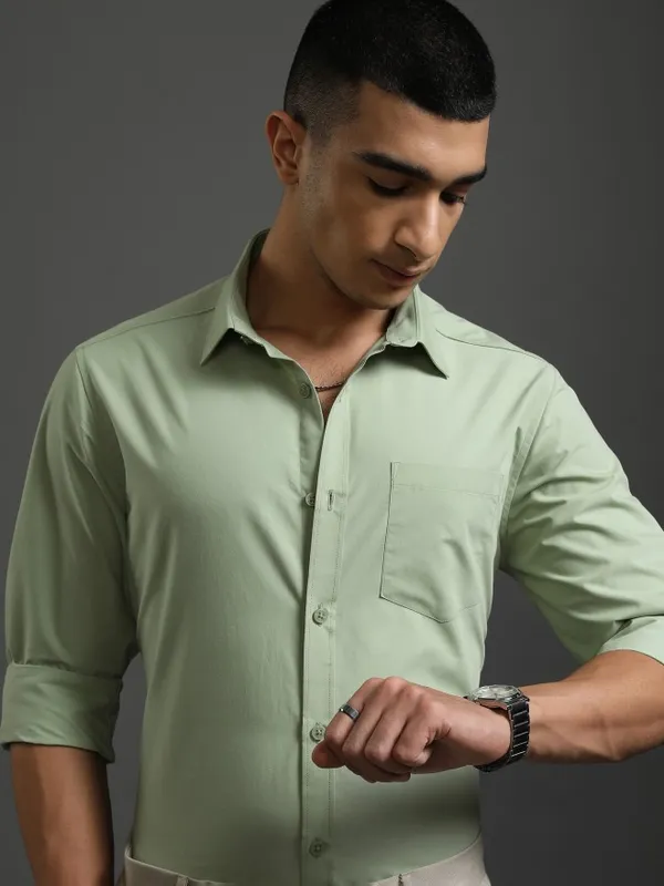 Men Slim Fit Casual Shirt