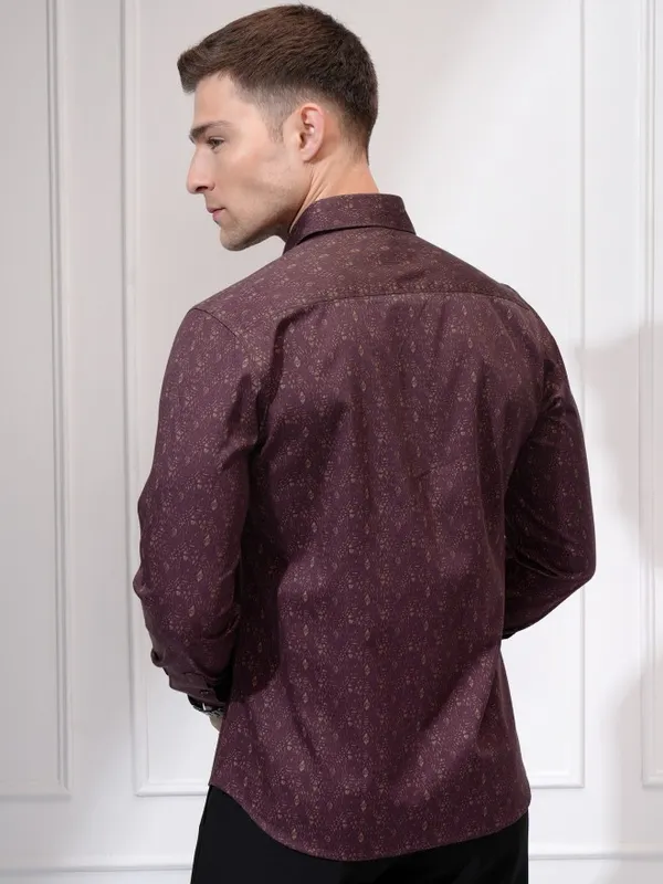 Locomotive Men Maroon Self Design Slim Fit Casual Shirt