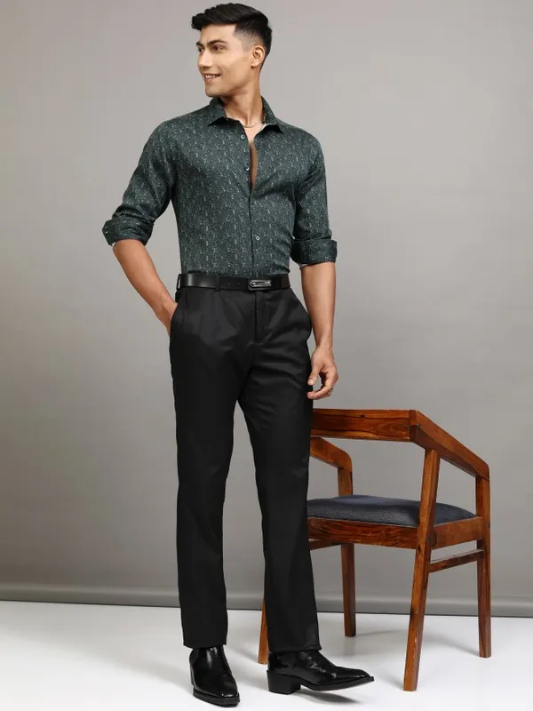 Locomotive Men Green Printed Slim Fit Casual Shirt