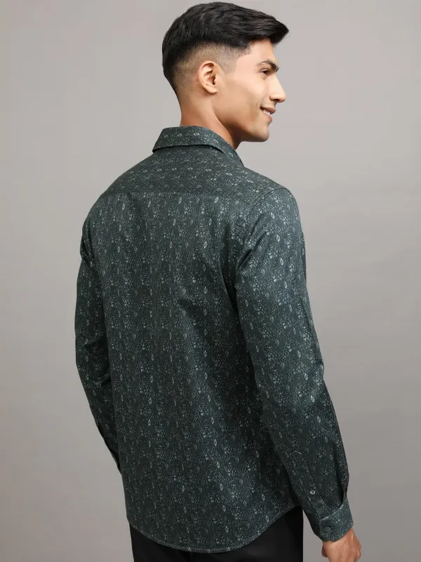 Locomotive Men Green Printed Slim Fit Casual Shirt