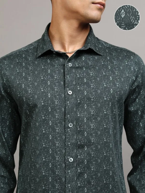 Locomotive Men Green Printed Slim Fit Casual Shirt