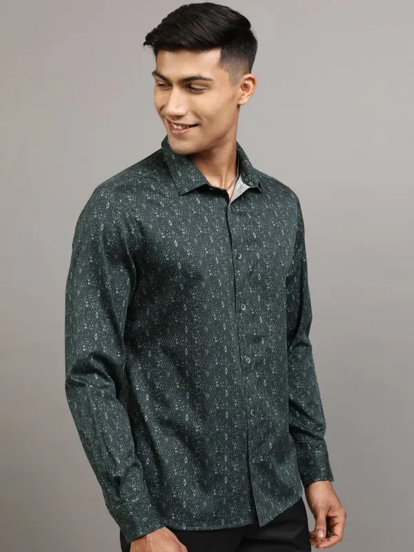 Locomotive Men Green Printed Slim Fit Casual Shirt