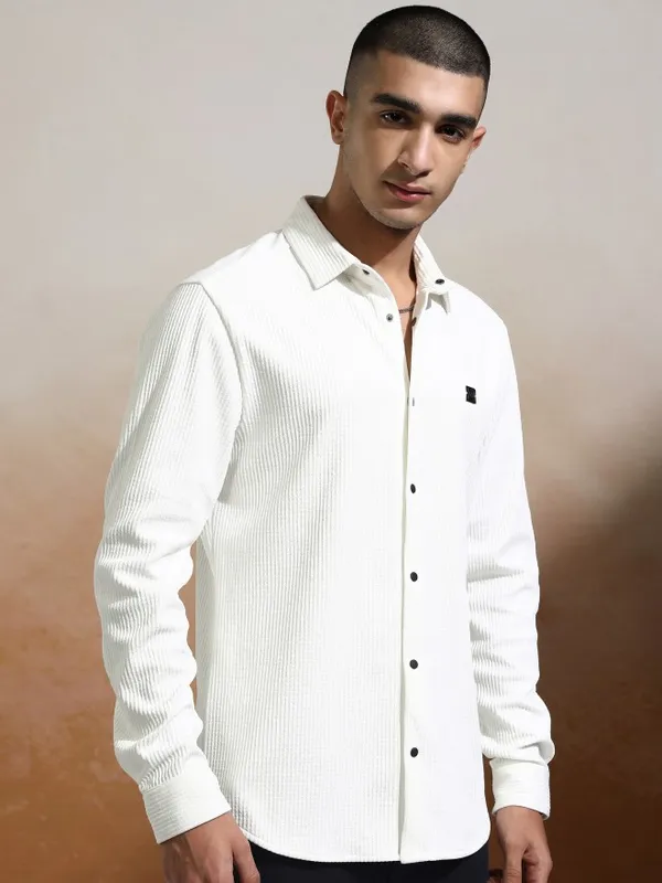 Highlander Men White Textured Slim Fit Casual Shirt
