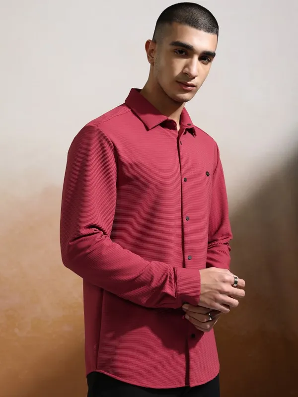 Highlander Men Pink Textured Slim Fit Casual Shirt