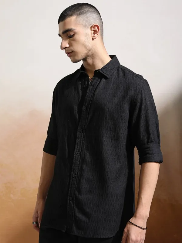 Highlander Men Black Textured Regular Fit Casual Shirt