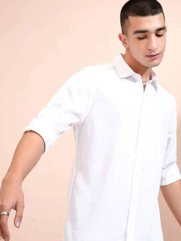 Highlander Men White Textured Relaxed Fit Casual Shirt