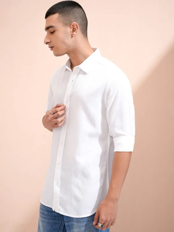 Highlander Men White Textured Relaxed Fit Casual Shirt