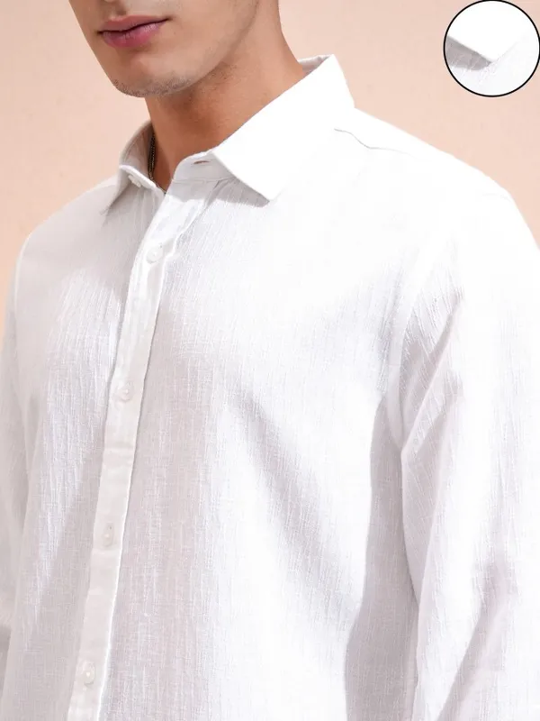 Highlander Men White Textured Relaxed Fit Casual Shirt