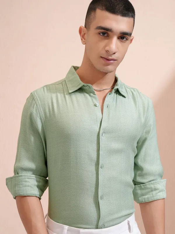 Highlander Men Green Textured Relaxed Fit Casual Shirt