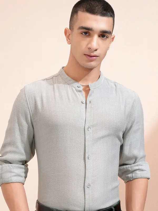 Highlander Men Grey Textured Relaxed Fit Casual Shirt
