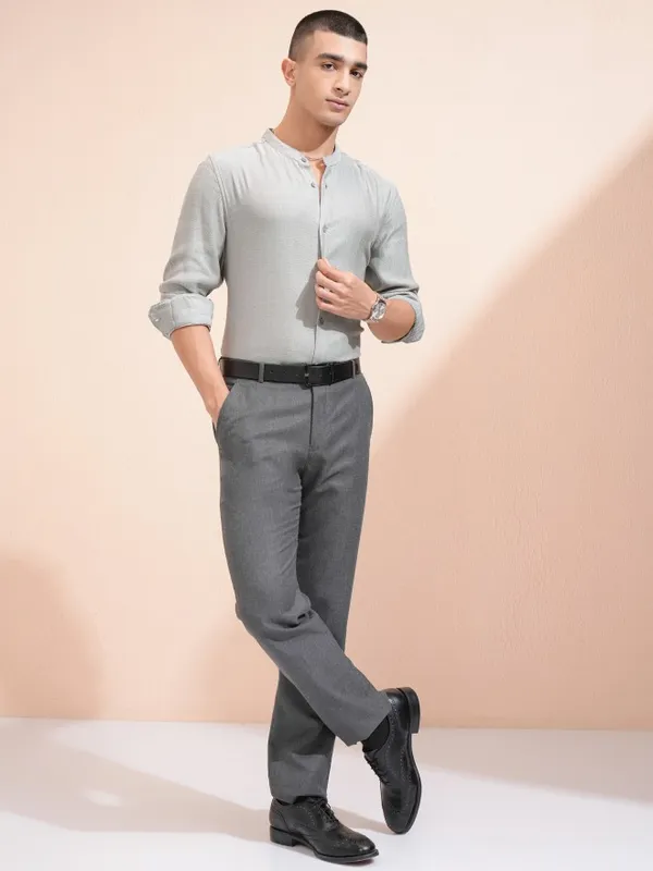 Highlander Men Grey Textured Relaxed Fit Casual Shirt