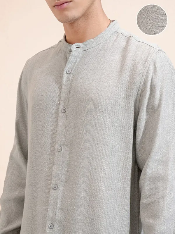 Highlander Men Grey Textured Relaxed Fit Casual Shirt
