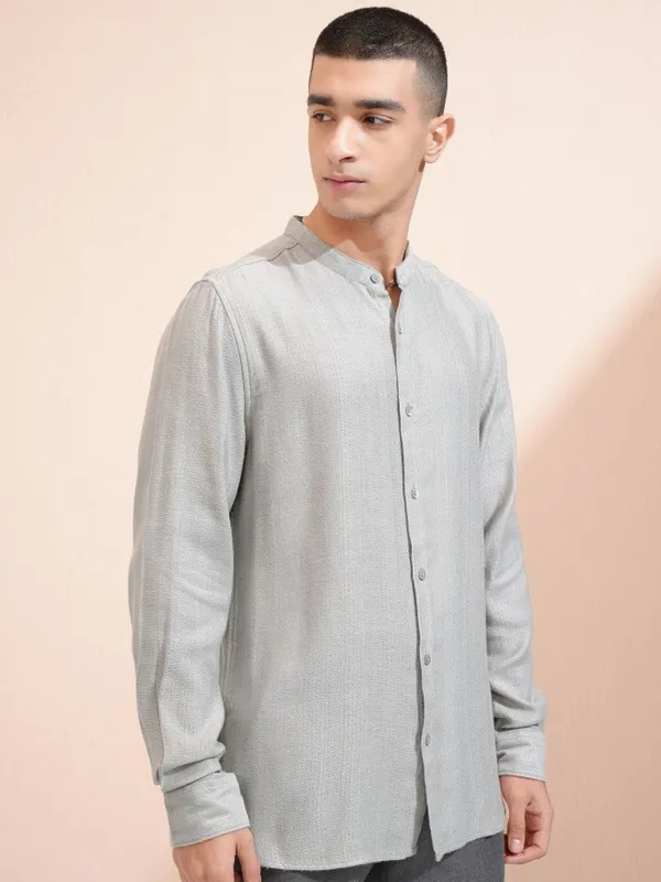 Highlander Men Grey Textured Relaxed Fit Casual Shirt