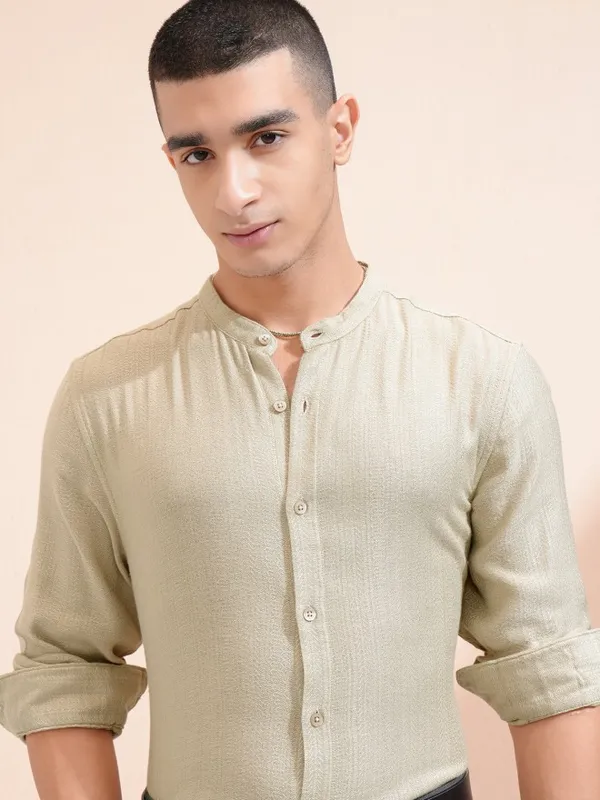 Highlander Men Beige Textured Relaxed Fit Casual Shirt