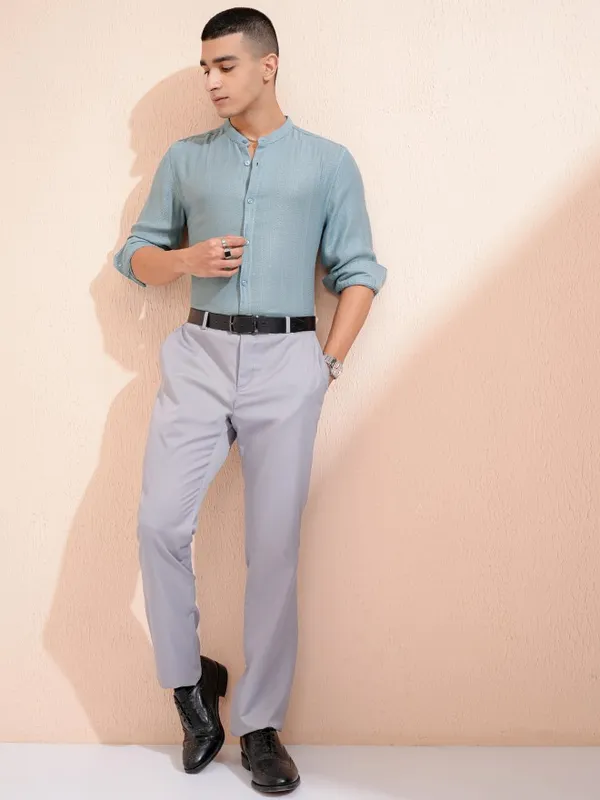 Highlander Men Blue Textured Relaxed Fit Casual Shirt